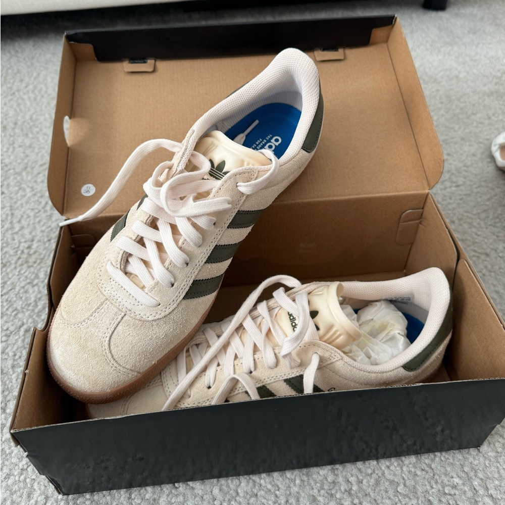 Adidas Gazelle ADV shoes Size M 10.5 / W 11.5